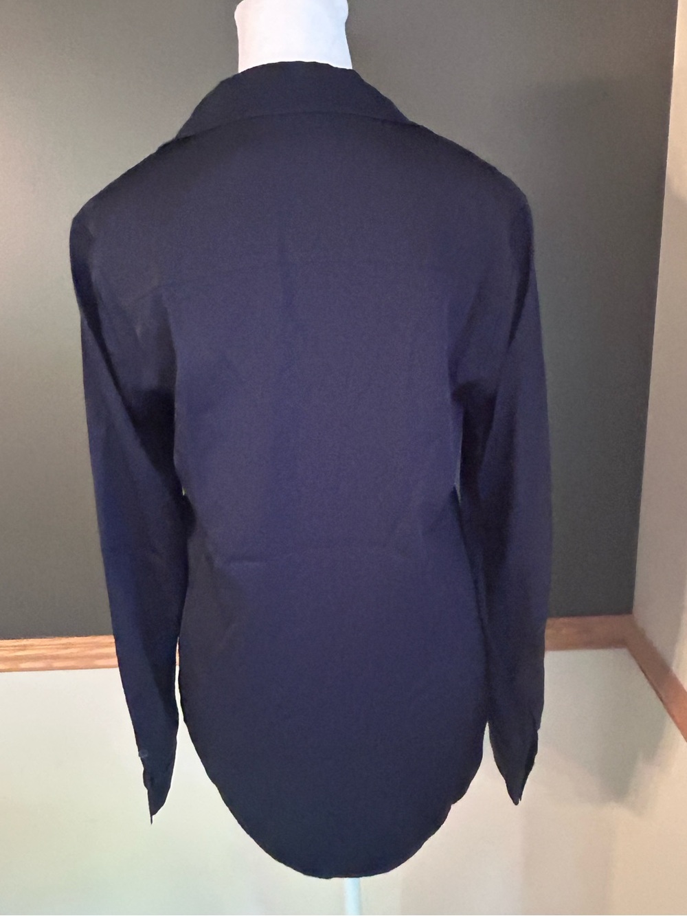 NWT Quince washable stretch silk notch collar blouse Navy Blue Size Small - Picture 3 of 7